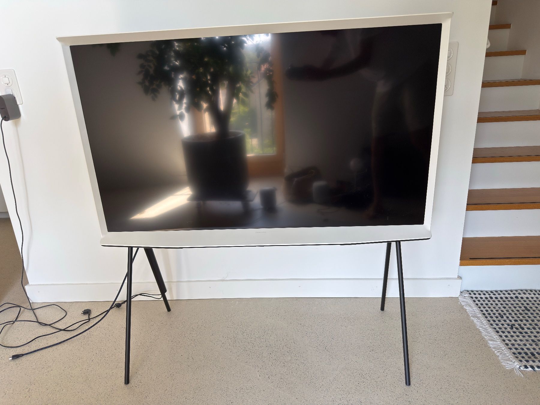Samsung Fernseher: Samsung Serif (55", 4K, QLED, 2020) – Gebraucht aus Winterthur von nepting
