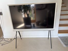 Samsung Serif (55", 4K, QLED, 2020)
