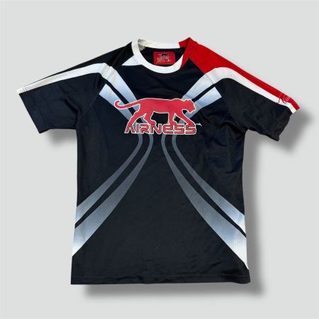 Airness streetwear 00s black and red t-shirt (nike adidas)