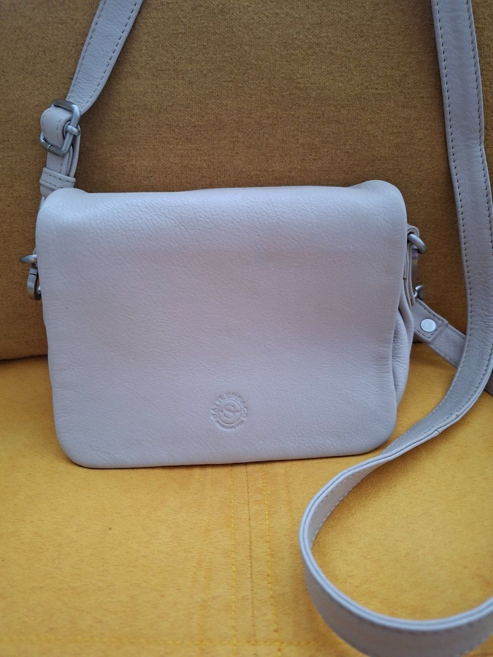 Borse da donna: Petit sac élégant, cuir, excellent état – Nuovo (secondo la descrizione) da Bulle venduto da EdelweissandRoses