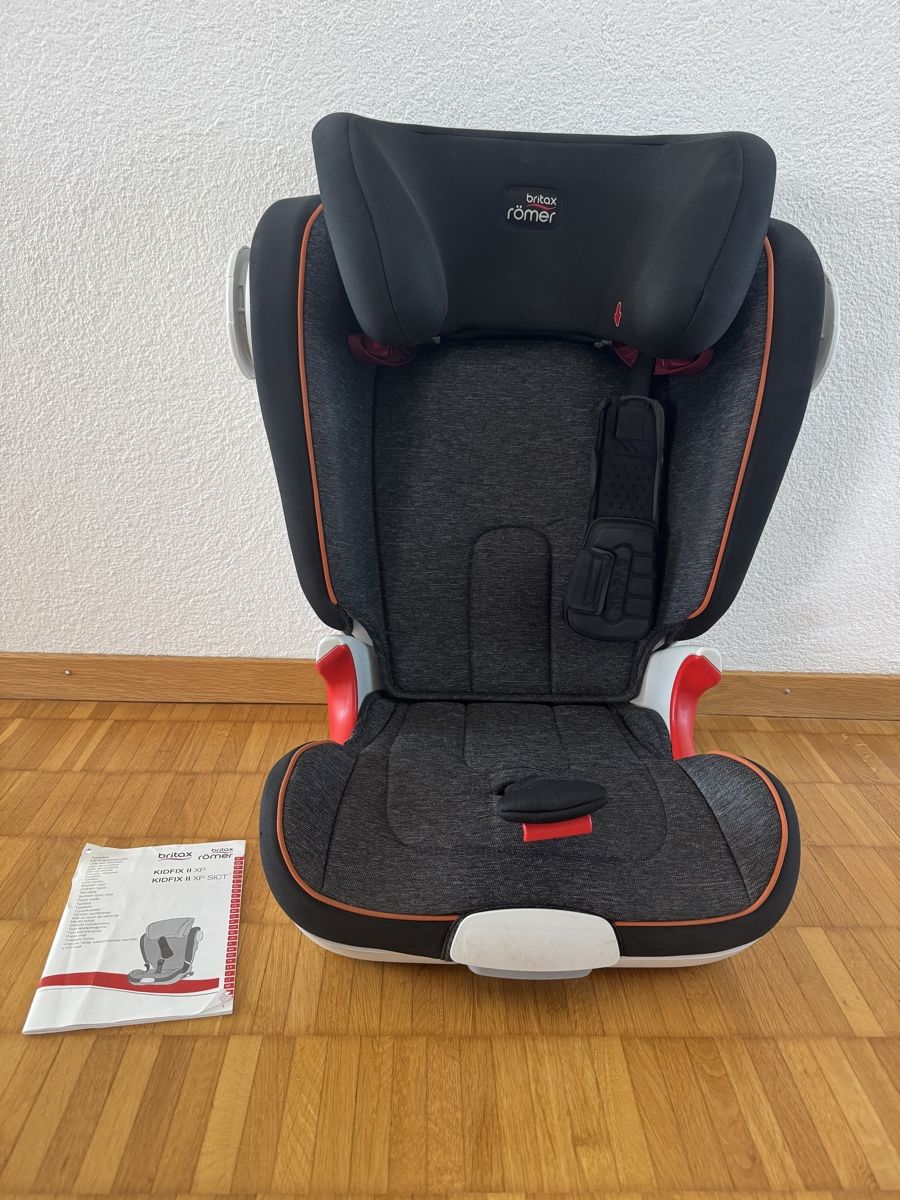 Britax Römer Seggiolini per auto: Britax Römer Kidfix II XP/XP SICT - Kinderautositz – Usato da Uster venduto da _elloga_
