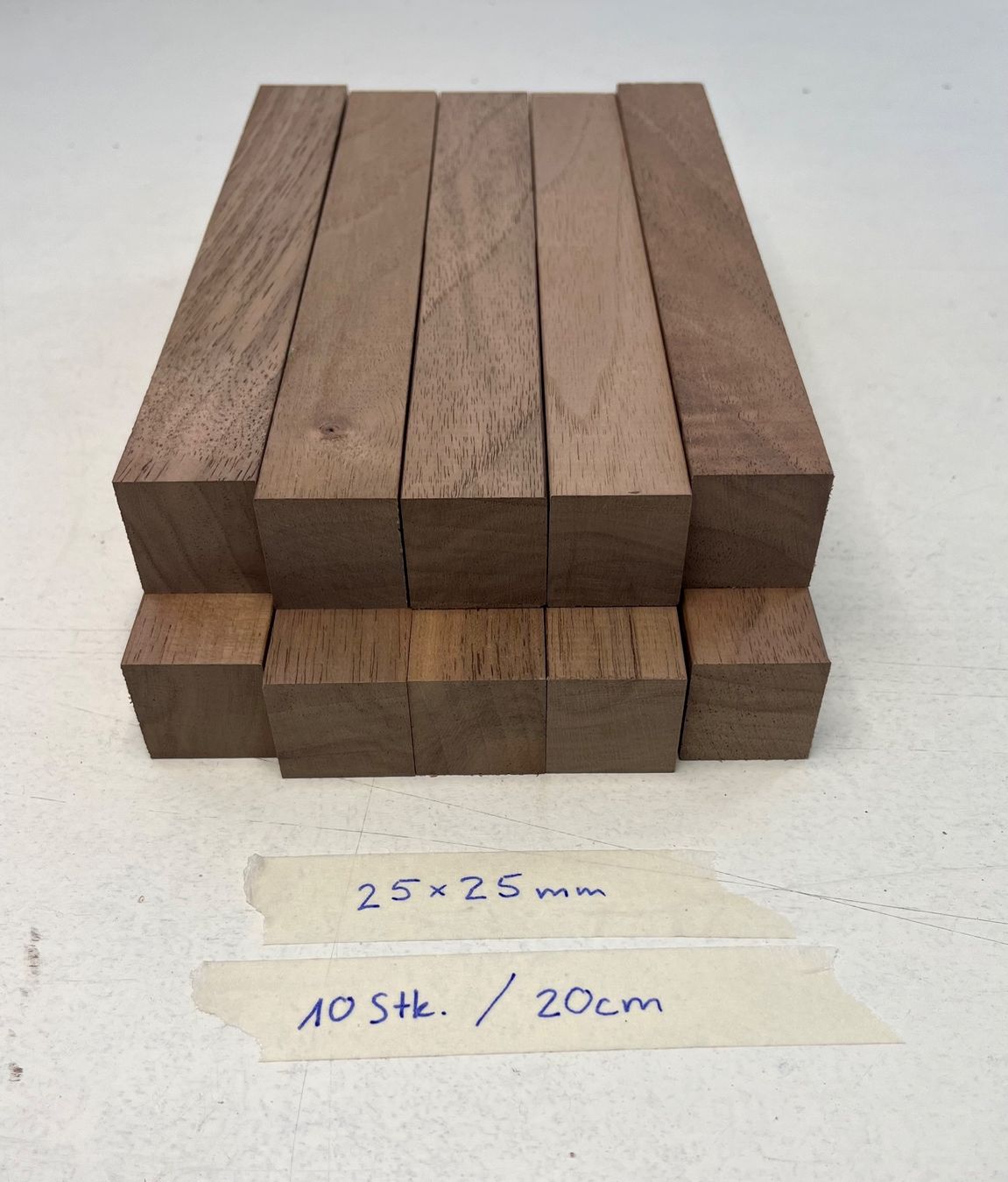 Articles en bois: EU-Nussbaum 25x25mm – Neuf (Voir description) à Weinfelden par Kathydoes 1
