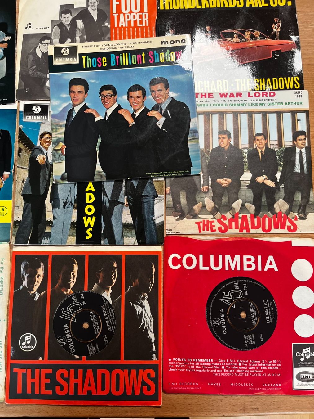 Dischi in vinile: The Shadows - 18 Singles Vinyl Sammlung – Usato da Zürich venduto da Allrounders 4