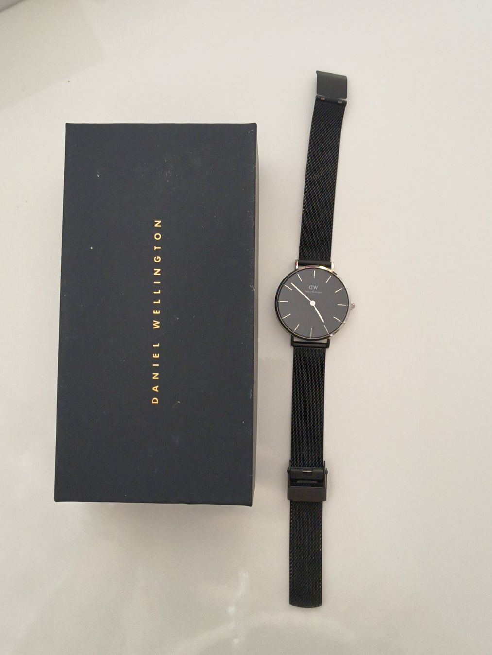 Daniel Wellington Orologi: Daniel Wellington Uhr - schwarz/silber – Usato da Rheinfelden venduto da JamieBabsi