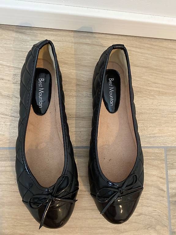 Scarpe da donna: Ballerinas schwarz Grösse 38 gesteppt Lack – Usato da Hausen AG venduto da corinne_g 1