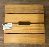 Handgefertigte Holzhocker "Farburettli" aus Pechkiefer