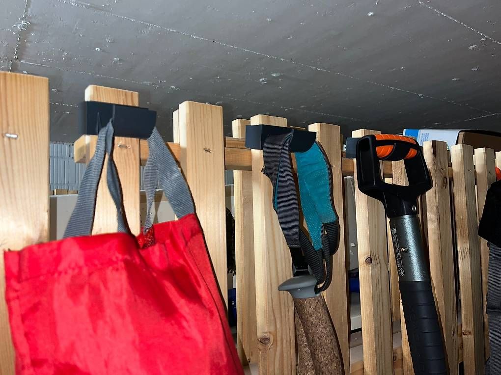 Garderobe: Hänkel – Gebraucht aus Kriens von Z2pw 1