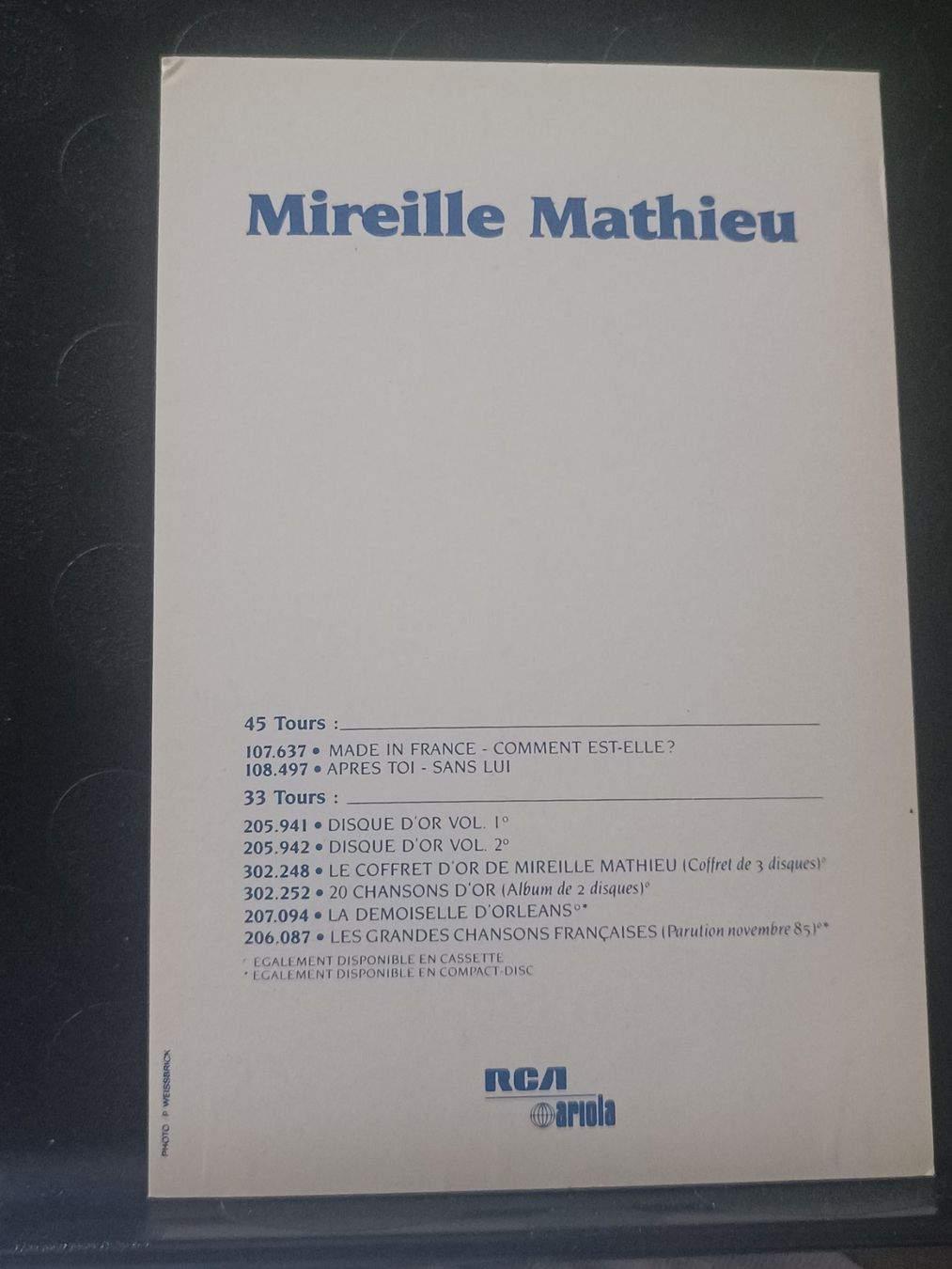 Autogramme: Mireille Mathieu - handsignierte Autogrammkarte – Gebraucht aus Menziken von Artographs 1