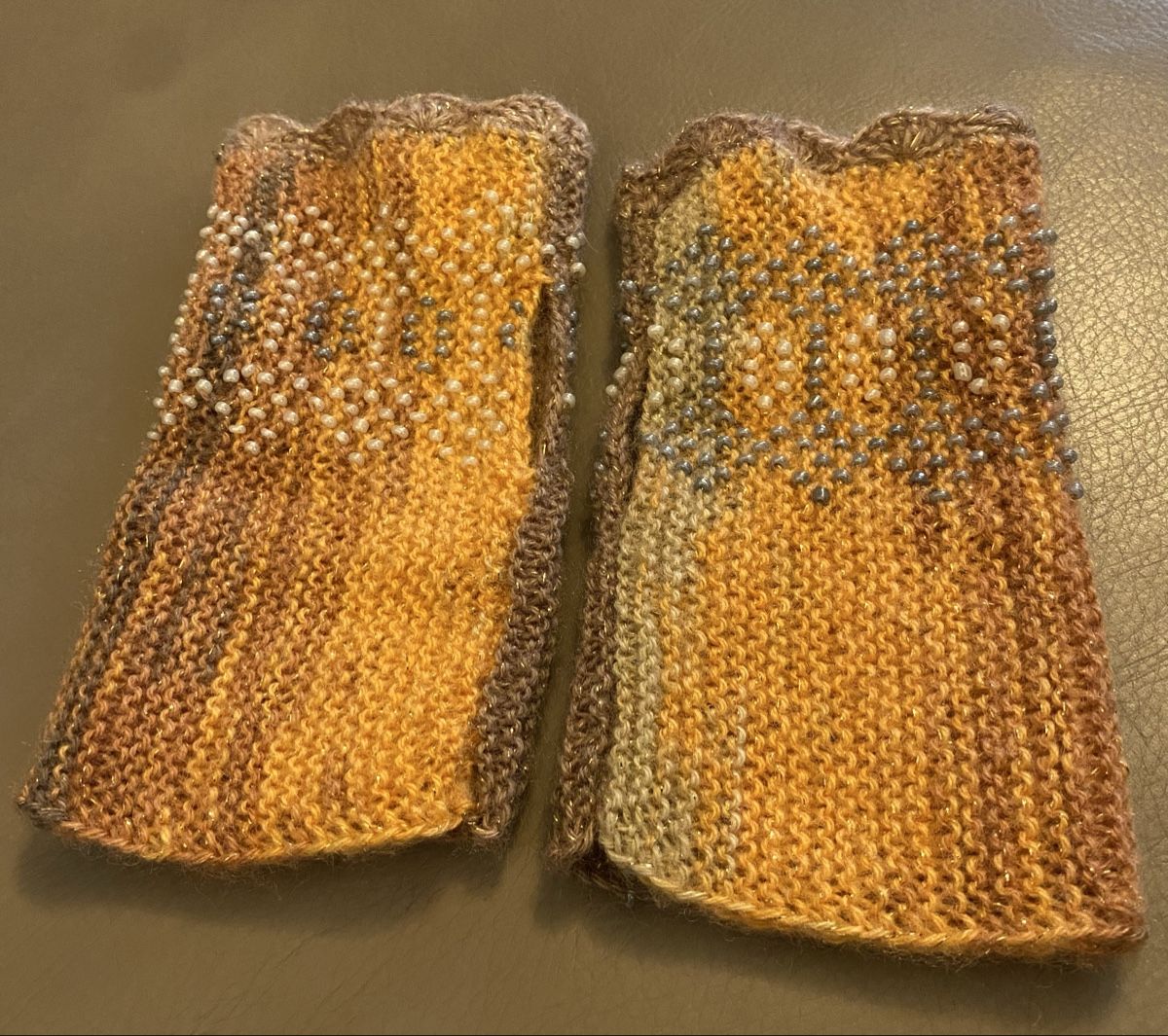 Sonstige Kleidung & Accessoires: Filigrane Amedisli / Pulswärmer – Gebraucht aus Dornach von flurym 3
