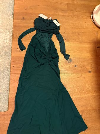 Abendkleid dunkelgrün mit Etikett Grösse 34