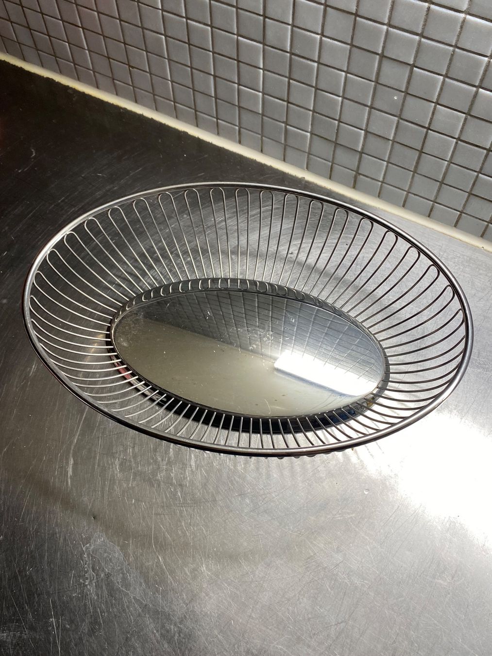 Alessi Küchengeräte: Set Alessi Brotkorb 28x20cm – Gebraucht aus Solothurn von BORGHAGEN 9