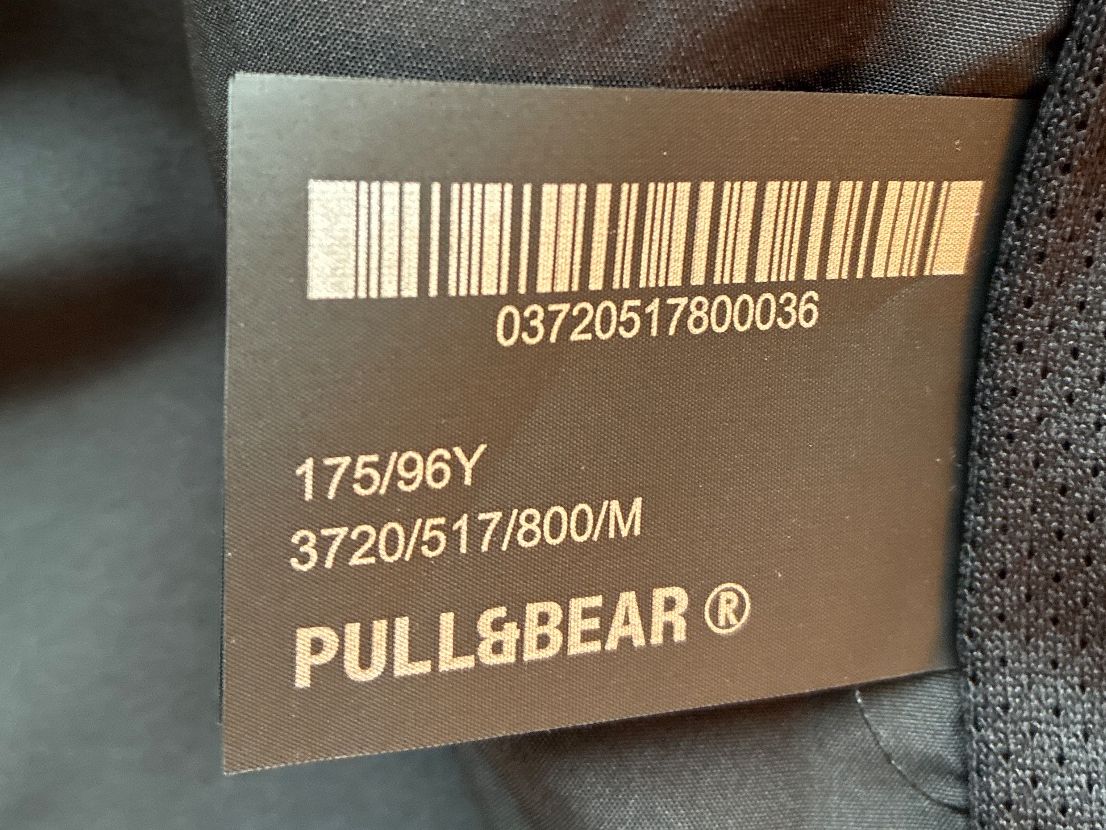Pull&Bear Giacche: Pull&Bear Jacke - Regenjacke - Windjacke - Schwarz – Usato da Winterthur venduto da pompea 6