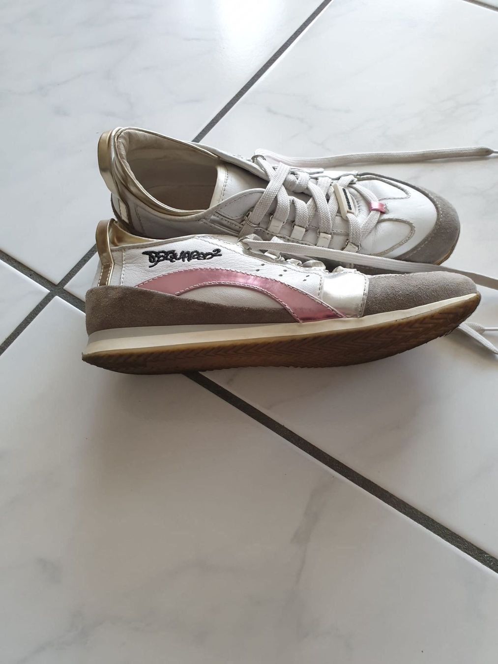 Dsquared2 Scarpe per ragazze: Dsquared2 sneackers – Usato da Fislisbach venduto da Brandopfer810
