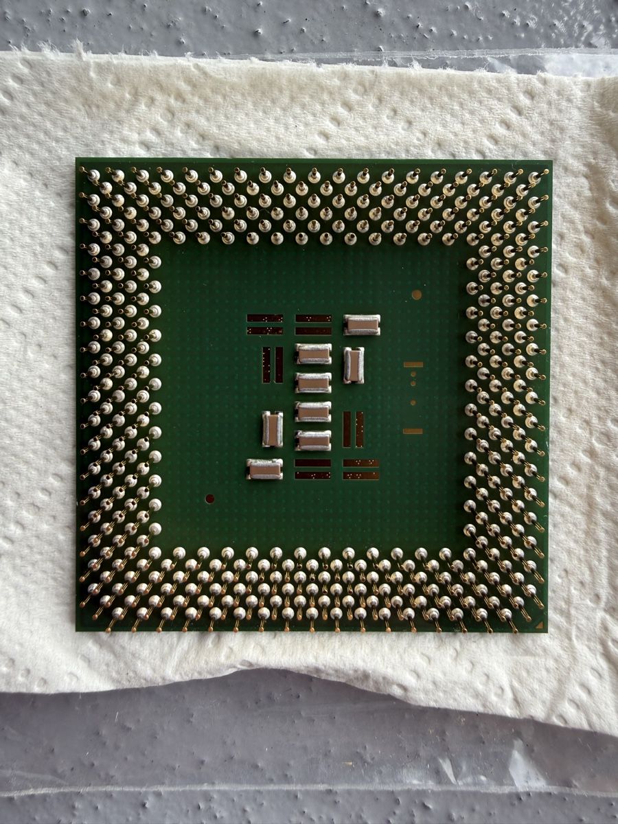 Intel Composants électroniques: Intel Pentium III 1GHz 256K 1.7V Socket 370 CPU SL4MF – D'occasion à Oberrieden par rroane2 1