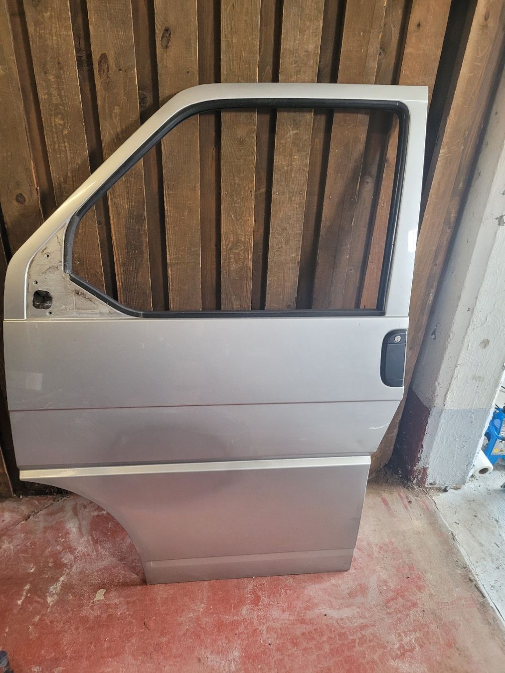VW Toutes les pièces auto: Fahrertür VW T4 Silber – D'occasion à Rickenbach LU par kel_2zfz 1