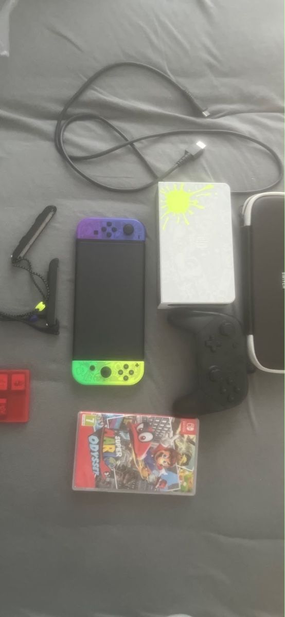 Nintendo Consoles: Nintendo Switch Oled Splatoon Edition inkl. Zuberhör – Neuf (Voir description) à Huttwil par mir_fwn9 1
