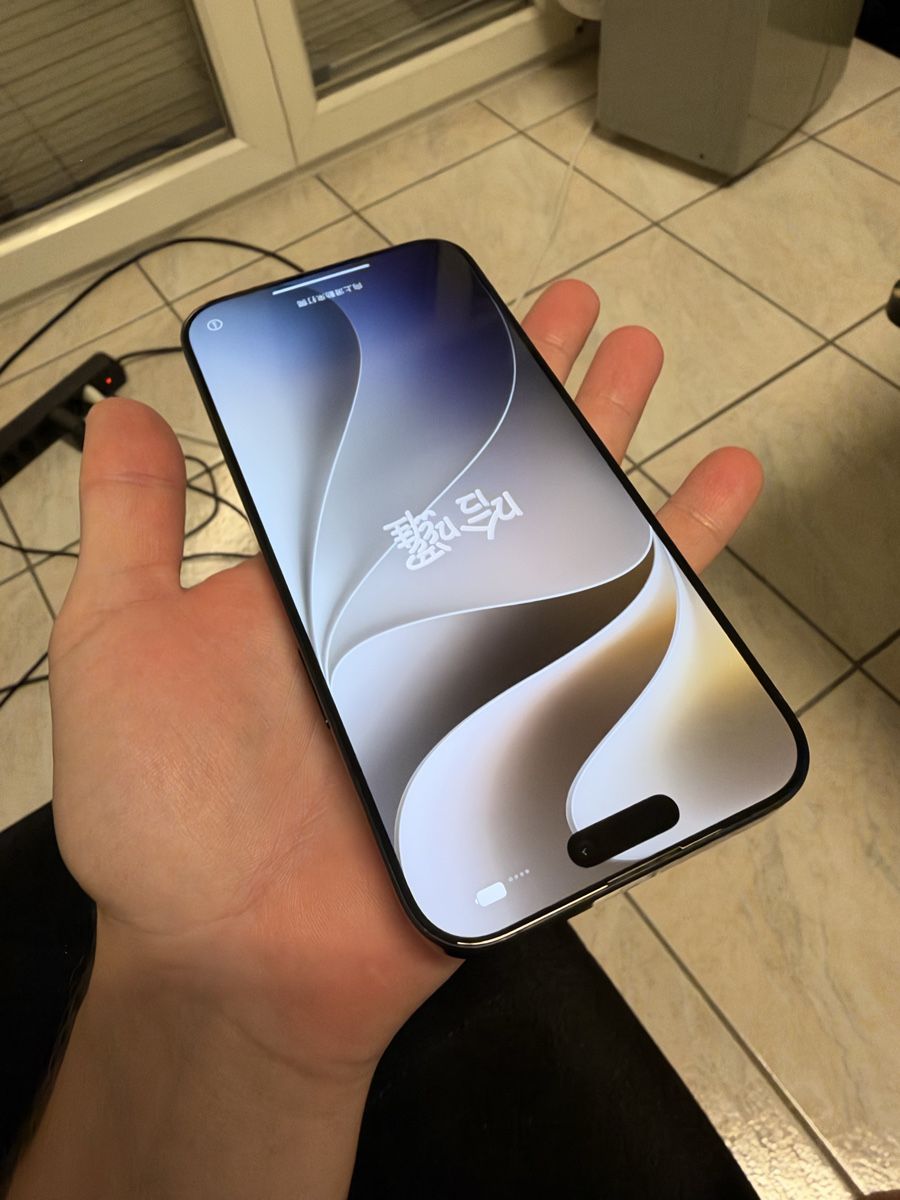 Apple Telefoni cellulari / Smartphones: Iphone 16 pro max 512gb black titanium – Nuovo (secondo la descrizione) da Bellinzona venduto da Peet94 1