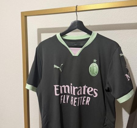 AC Milan Puma Trikot schwarz grün Grösse M neuwertig
