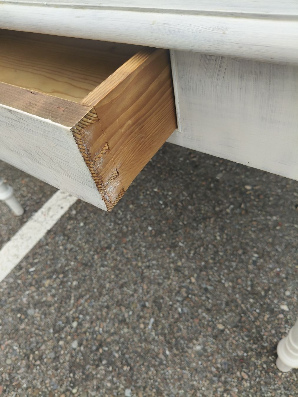 Tavoli: Antiker Holztisch mit  Schublade – Usato da Zwingen venduto da inf_2blh 2