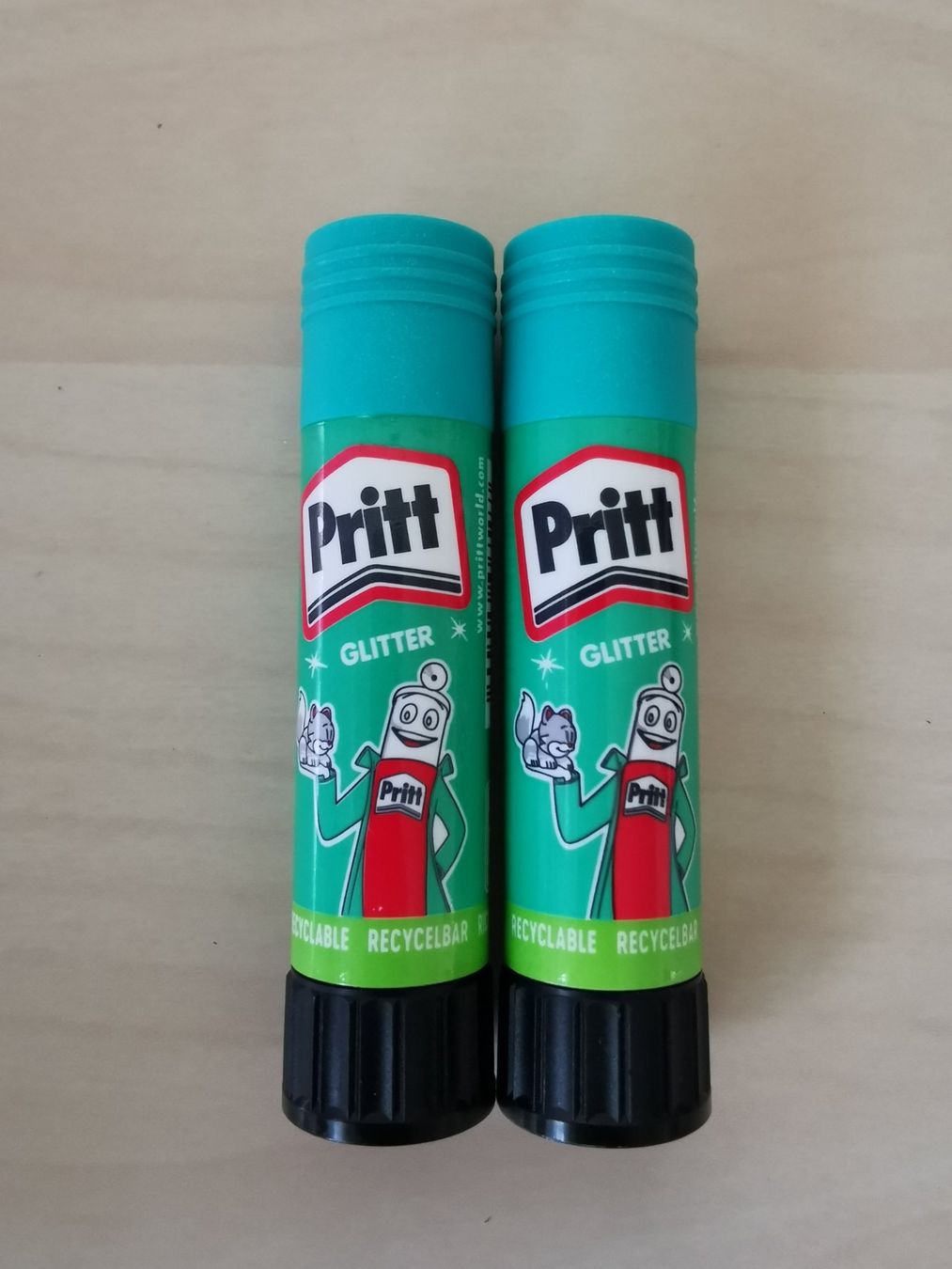 Kit bricolage: 2x Pritt Klebestift Glitter Grün – Nuovo e nell'imballaggio originale da Zürich venduto da ms993