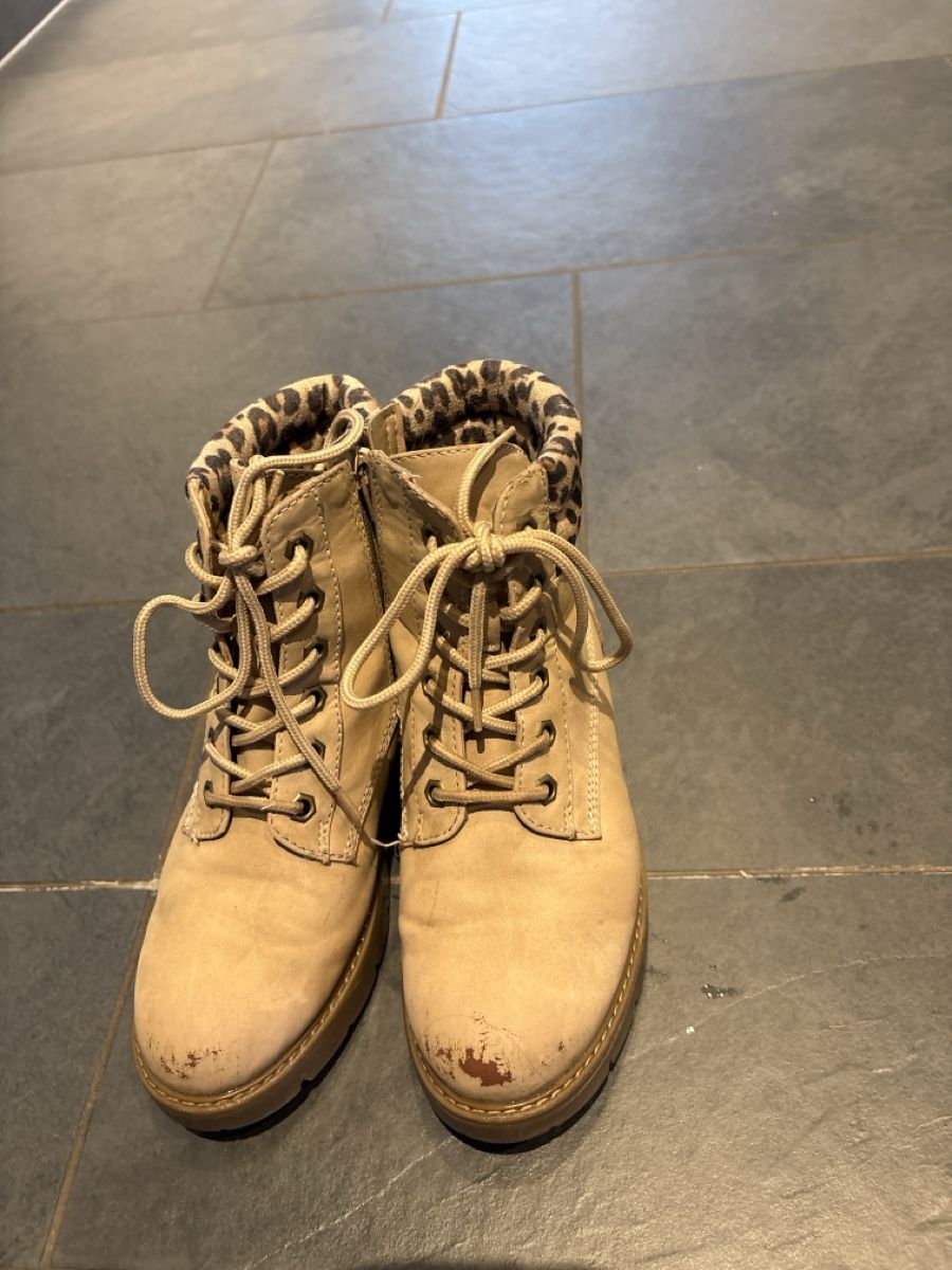 Dosenbach Schuhe für Mädchen: Stiefel – Gebraucht aus Spreitenbach von bea_wrh6