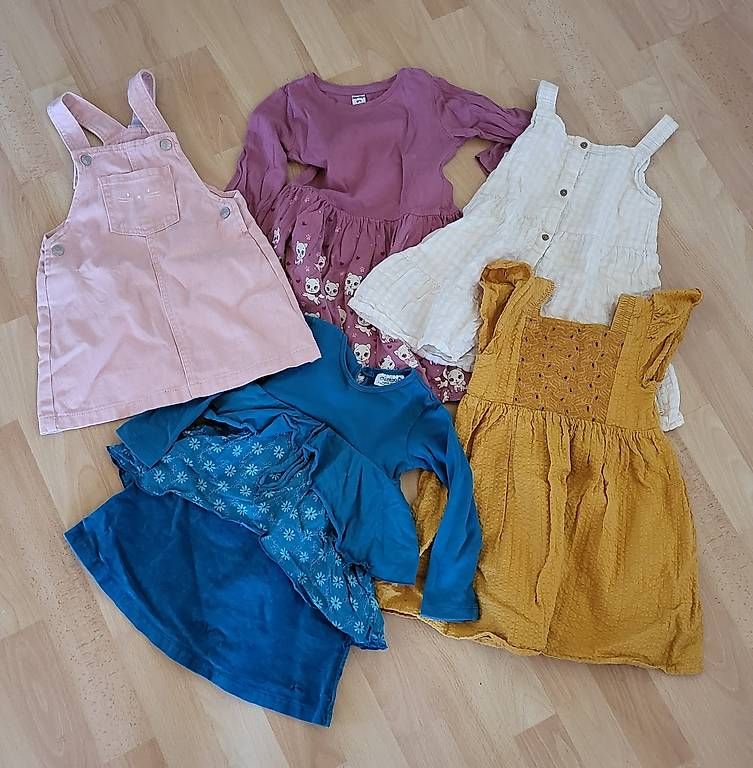 Lotti & Set di vestiti: Grosses Mädchen-Kleiderpaket 98 – Usato da Muolen venduto da Simi897