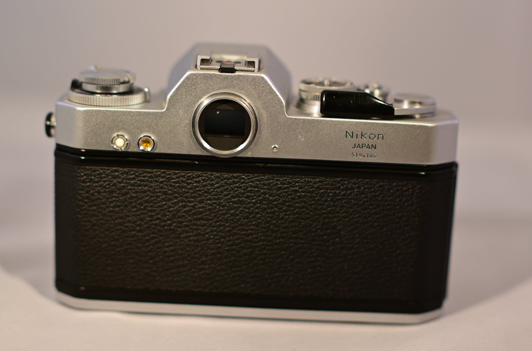 Nikon Kamera: Nikon Nikkormat EL mit 50mm Objektiv – Gebraucht aus Uster von Stoessda 2