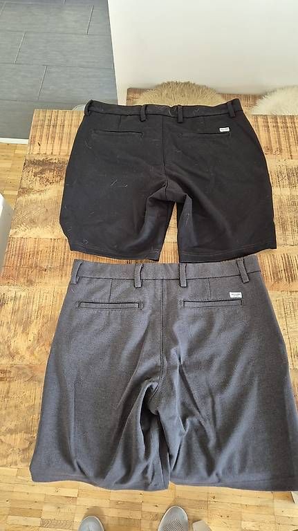 Pantaloni: 2 Stück Jack&Jones Shorts, Gr L – Usato da Thun venduto da edifurler 1