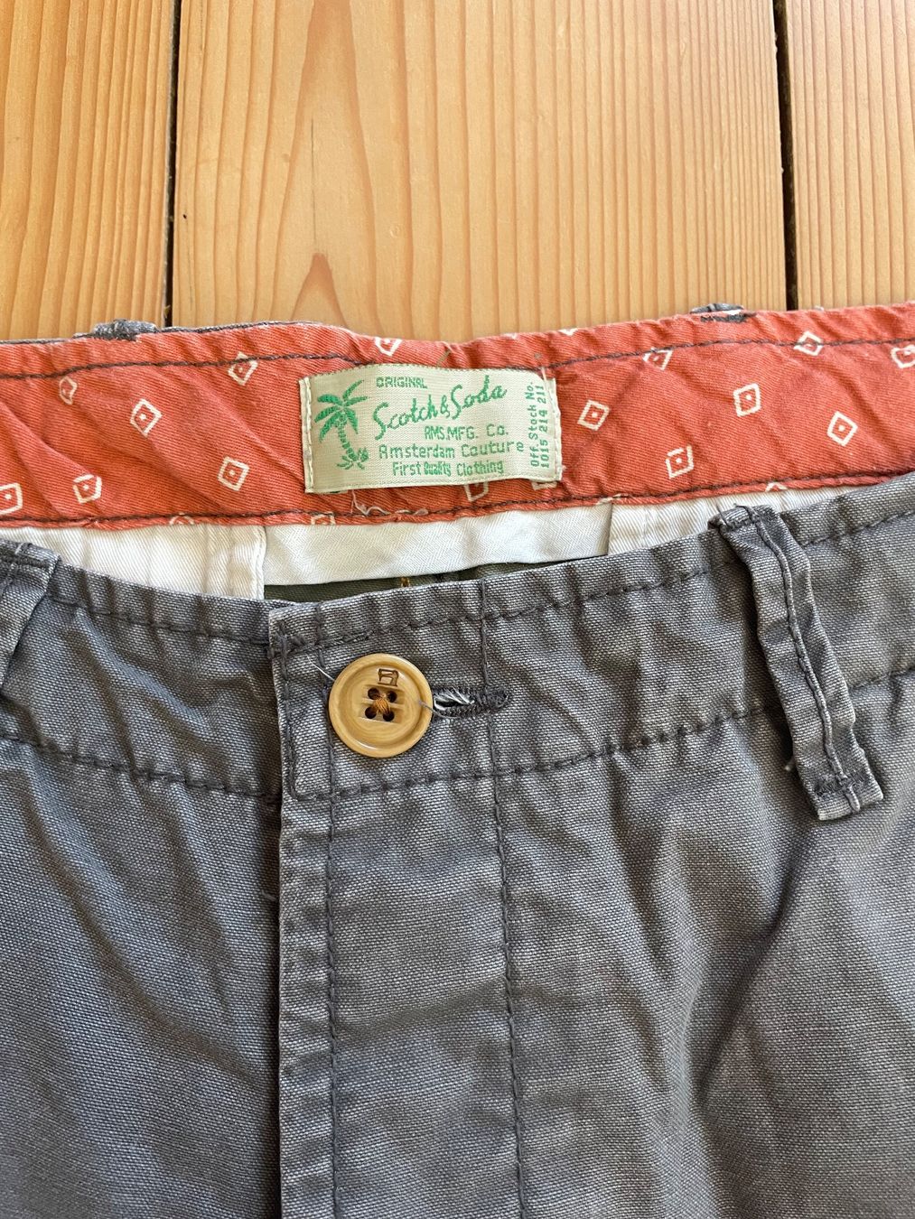 Pantaloni: Cargo Shorts – Usato da Winterthur venduto da lynn.n7 2