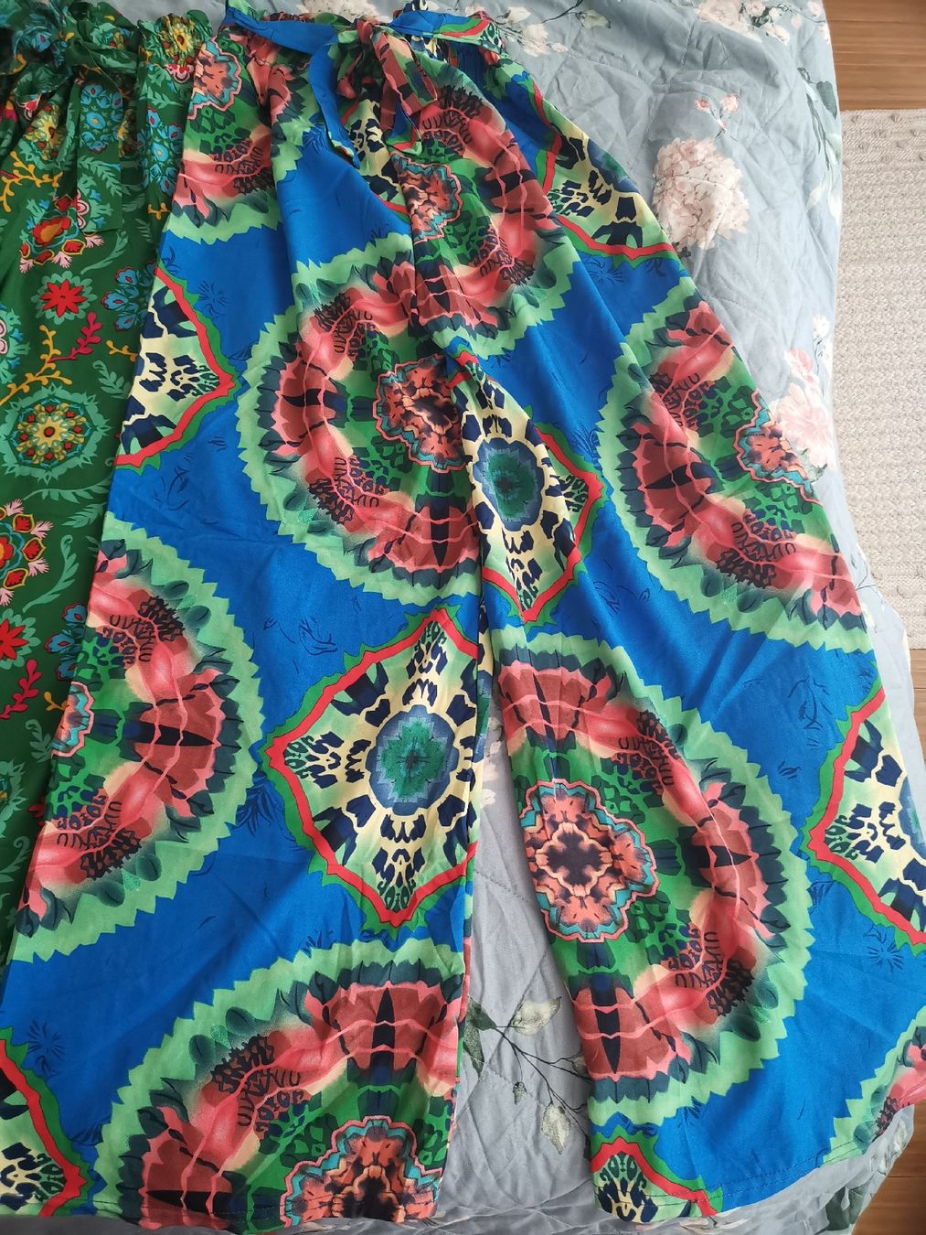 Hosen: 2xpantalons – Neu (gemäss Beschreibung) aus Brügg BE von Angel2300 2
