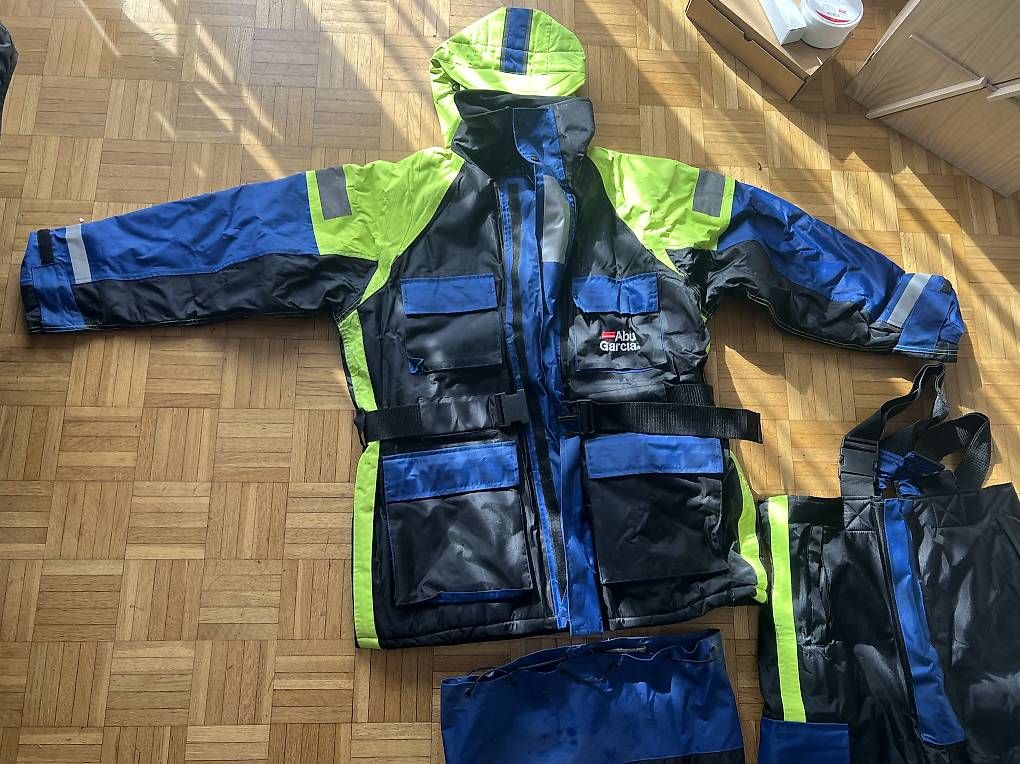 Completi: Abu Garcia Floatation Suit, Grösse M – Usato da Kloten venduto da Cer0 3