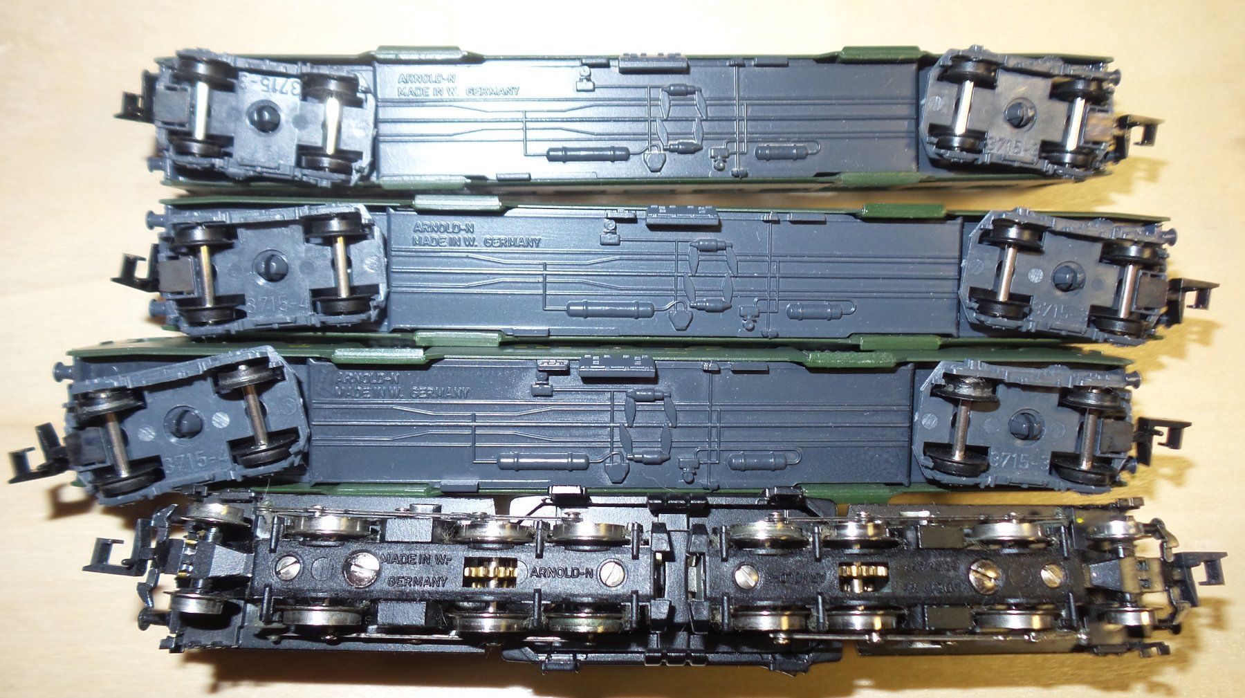 Arnold Modellini di ferrovie: Arnold N Crocodile + 3 wagons – Usato da Bulle venduto da Rockandtoys 5
