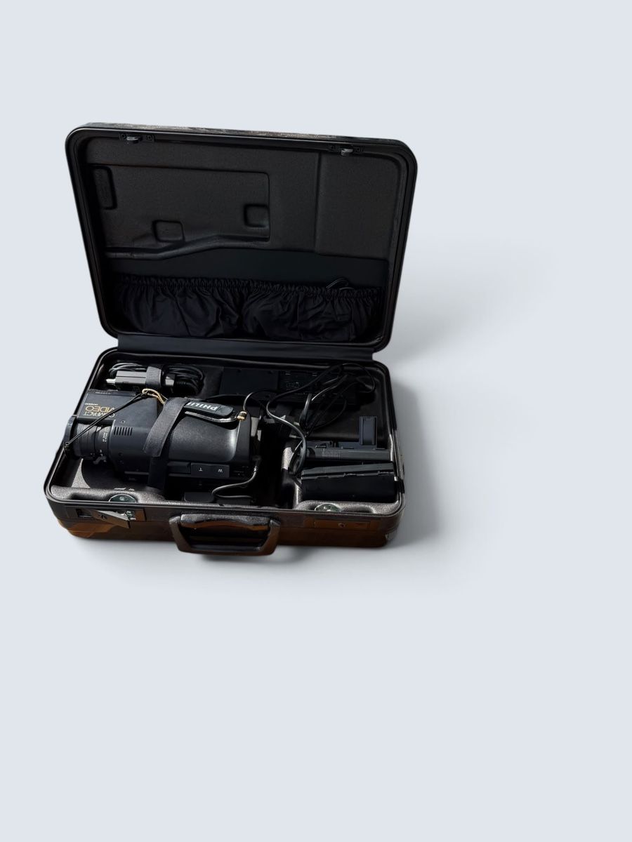 Philips Caméscopes: Caméscope Philips Compact Video VKR6830 + valise – D'occasion à Conthey par inf_rt7m 1