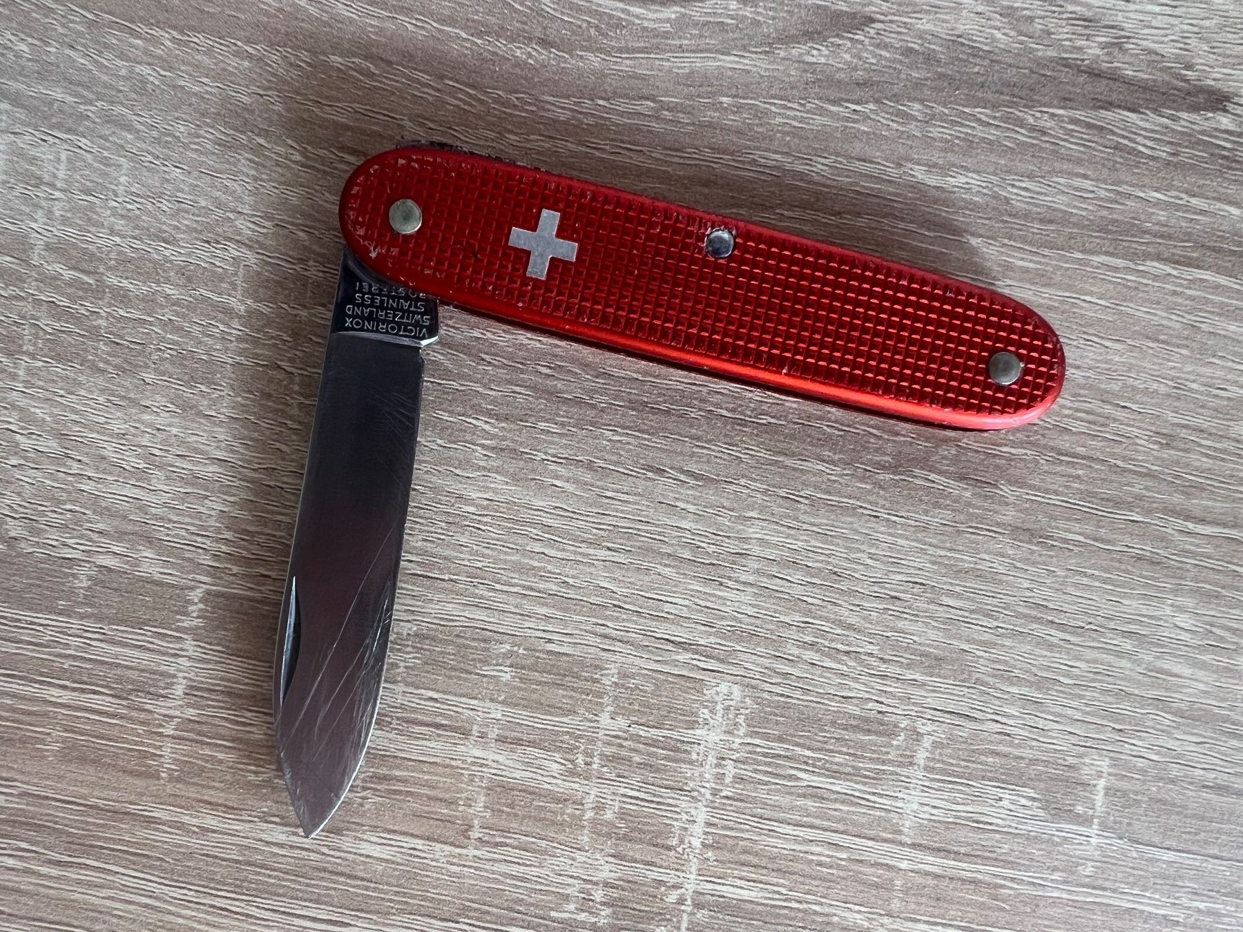 Victorinox Coltelli tascabile: Taschenmesser Alu rot Victorinox – Usato da frauenfeld venduto da pipi018 3