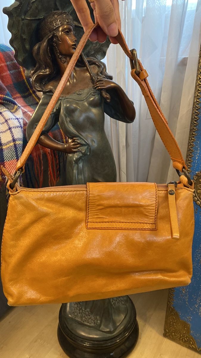 Coccinelle Borse da donna: Coccinelle Ledertasche – Usato da Obfelden venduto da tan_9lj9 3