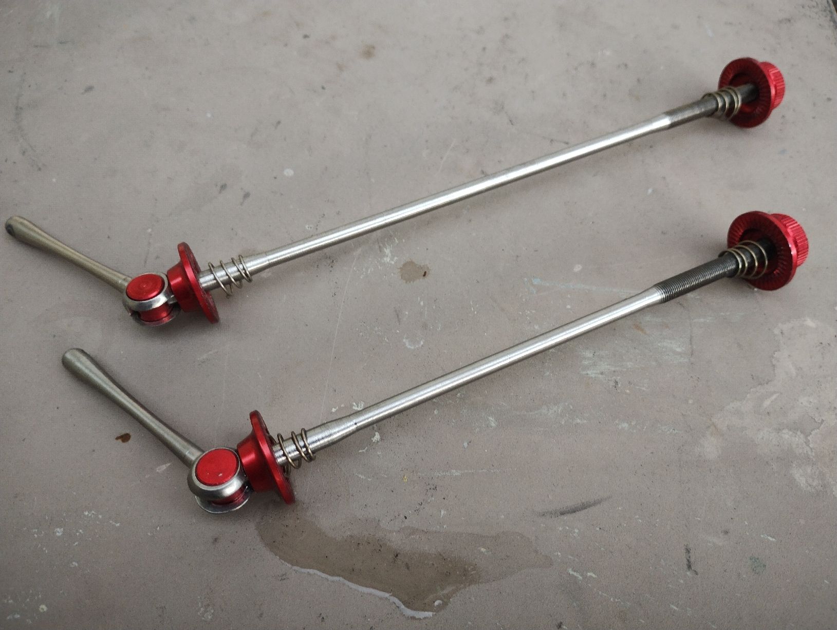 Pezzi di ricambio: pop products Titanium Schnellspanner MTB Swiss Made – Usato da Oetwil am See venduto da Kukuxumusu
