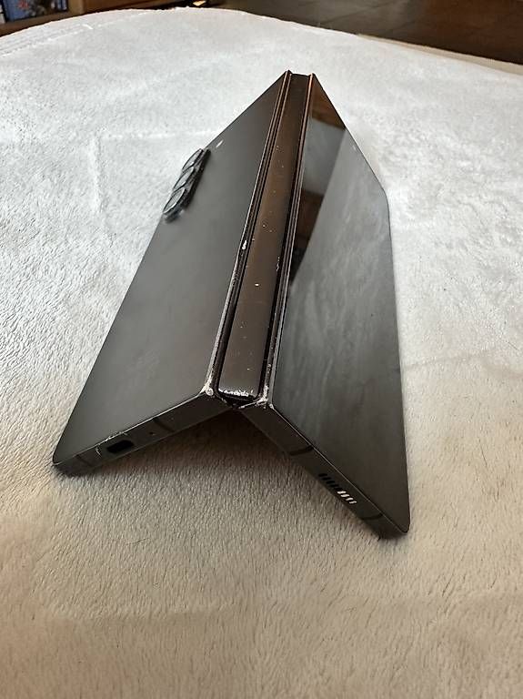 Telefoni cellulari / Smartphones: Samsung Z Fold 5 256 GB – Usato da Jona venduto da Aleks__ 2