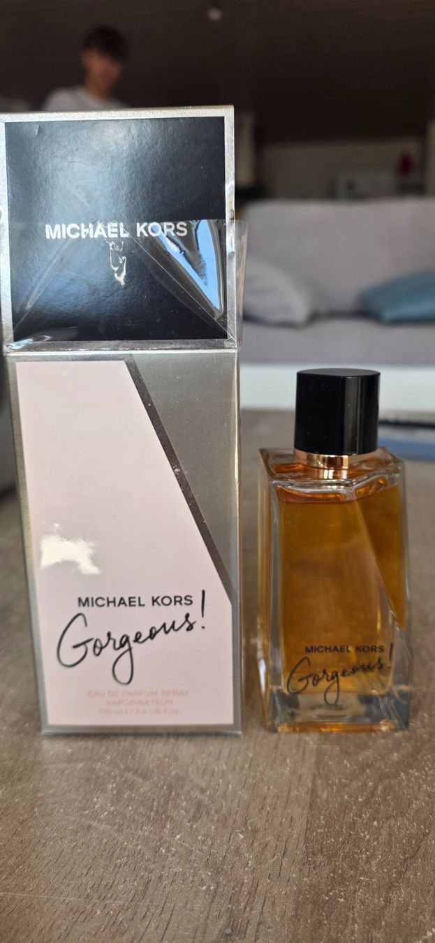 Michael Kors Parfum & Eau de Toilette: Eau de Parfum Michael Kors Gorgeous 100ml – Neu und originalverpackt aus Ste-Croix von kar_9x7w 3