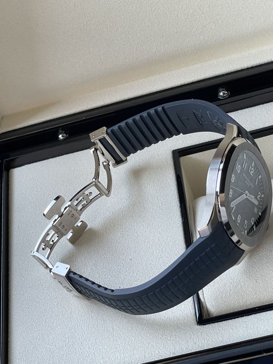 Patek Philippe Orologi: Patek Philippe Aquanaut Ref. 5168G Blue dial Full Set – Nuovo (secondo la descrizione) da Lugano venduto da Superstudiolugano 5