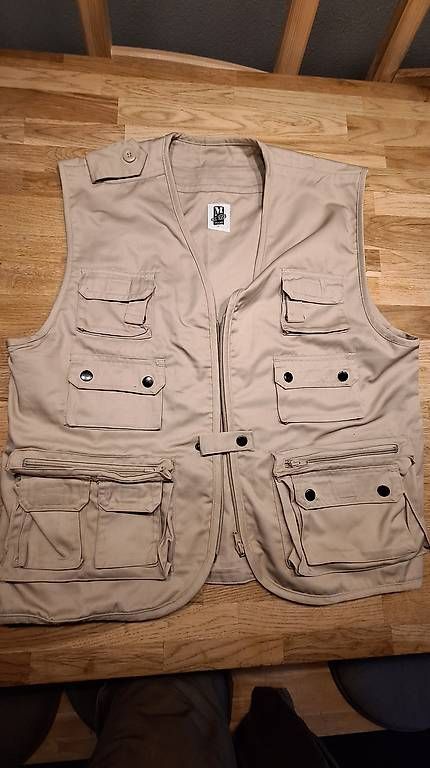 Gilets & Westen: Outdoor Fischer-Weste – Gebraucht aus Winterthur von Roger1982_1