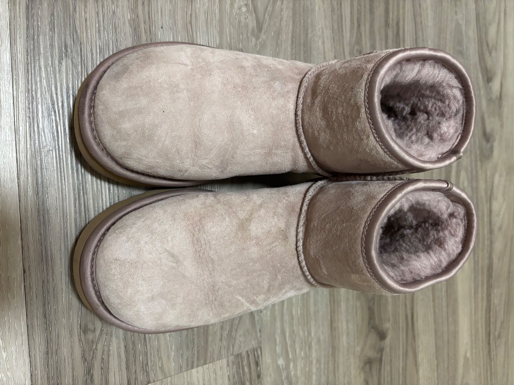 Ugg Scarpe da donna: UGG Stiefel rosa Grösse EU37 mit Strass – Usato da Gossau SG venduto da Swisslady25 1