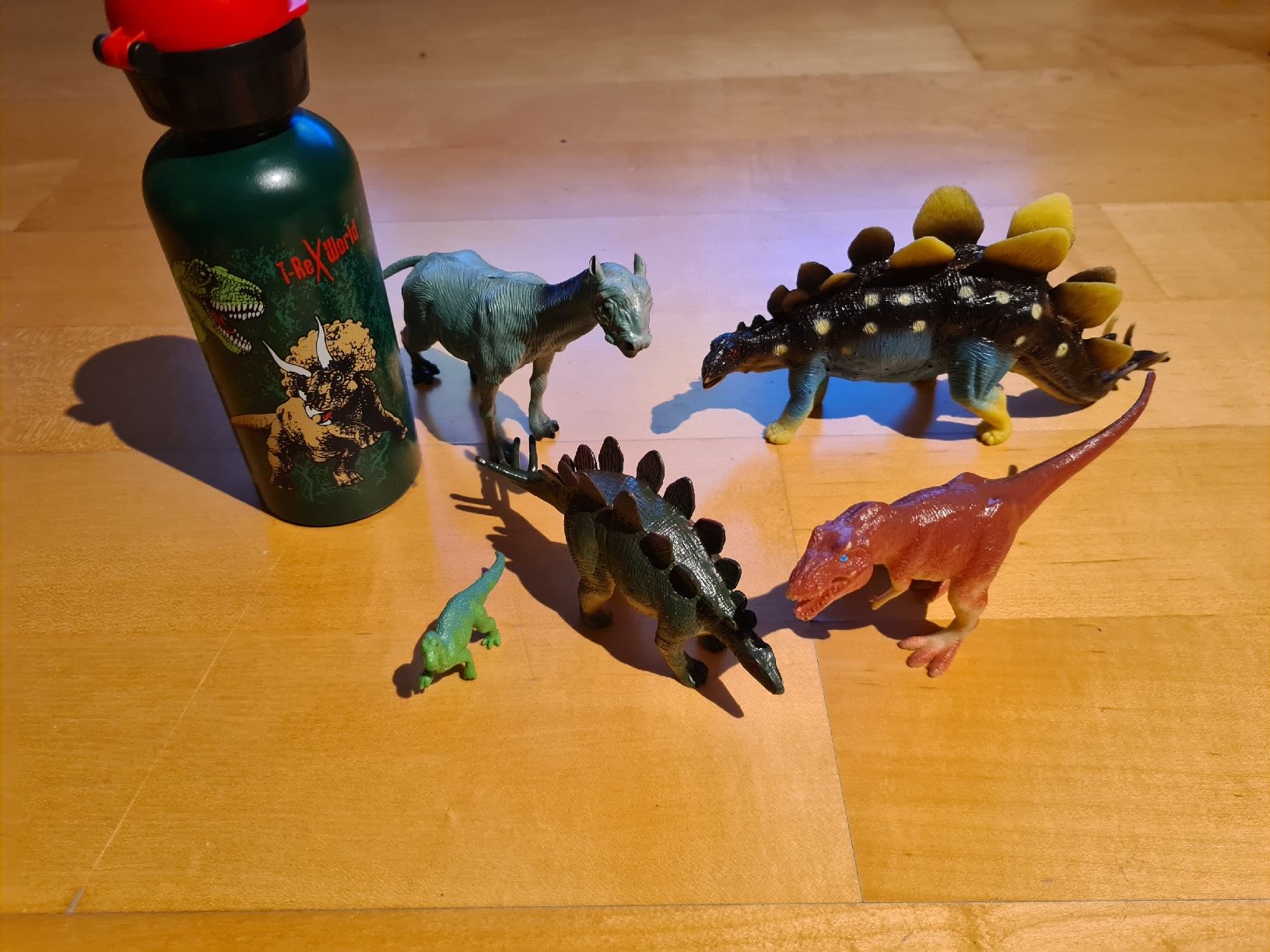 Jouets: Dino, Dinosaurier – D'occasion à Waldkirch par Hypertenuse