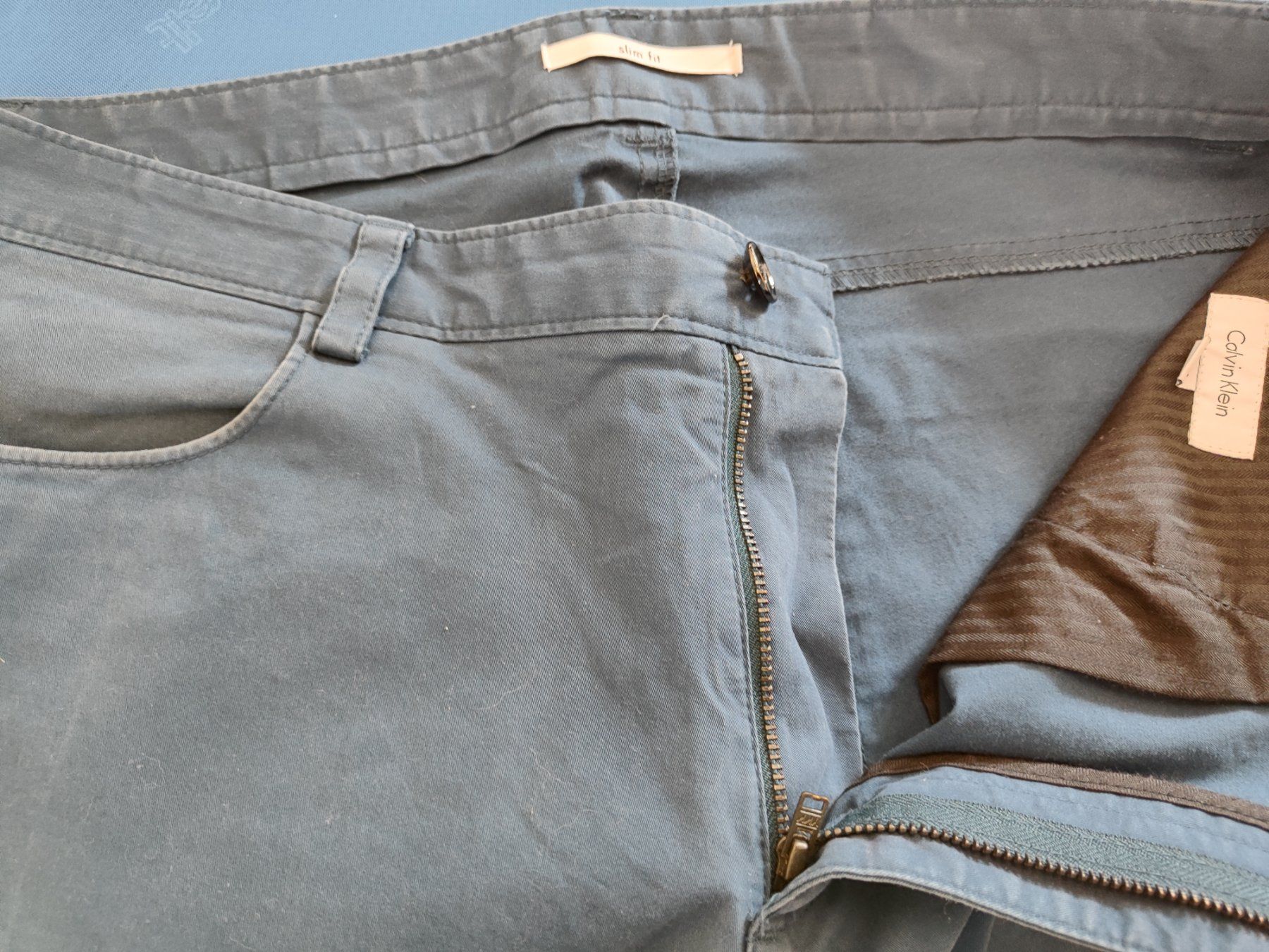 Calvin Klein Pantaloni: Herren Hose CK GR 34/32 – Usato da Langnau am Albis venduto da Judithsebi 1