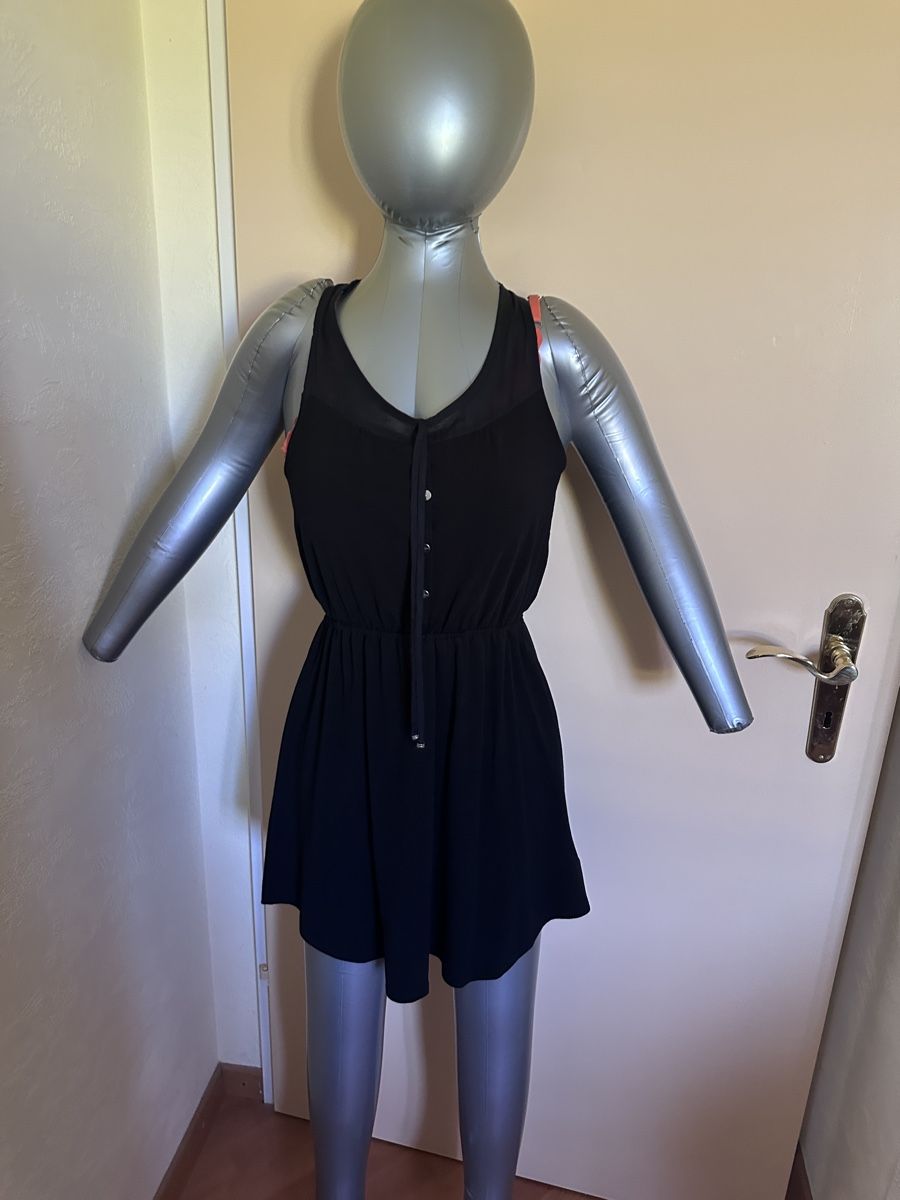 Guess Vestiti: Robe Guess noire neuve M – Nuovo e nell'imballaggio originale da Boussens venduto da sko_9w6t