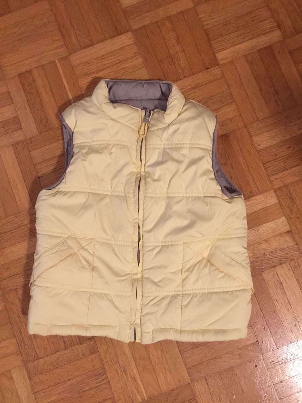 Altro abbigliamento per bambino: Okaidi Obaibi daunengilet gr.94 – Usato da Biel/Bienne venduto da Laurencemathys