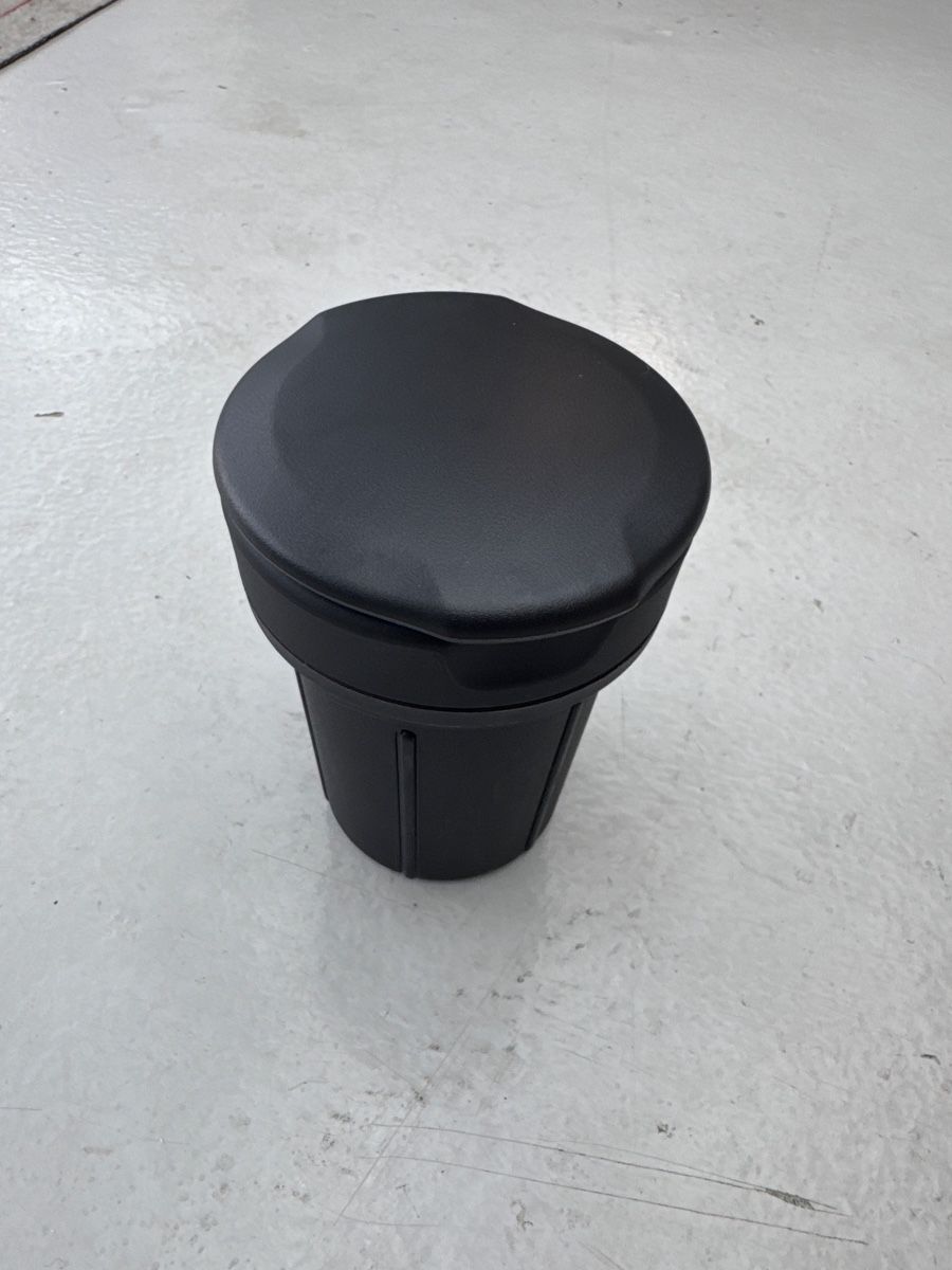 Portacenere: VW Audi original Aschenbecher 8X0864575 – Usato da Höri venduto da Frx