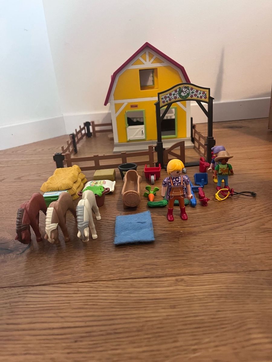Playmobil Giocattoli: Playmobil Pferdehof mit Zubehör – Usato da Hergiswil NW venduto da Footie 1