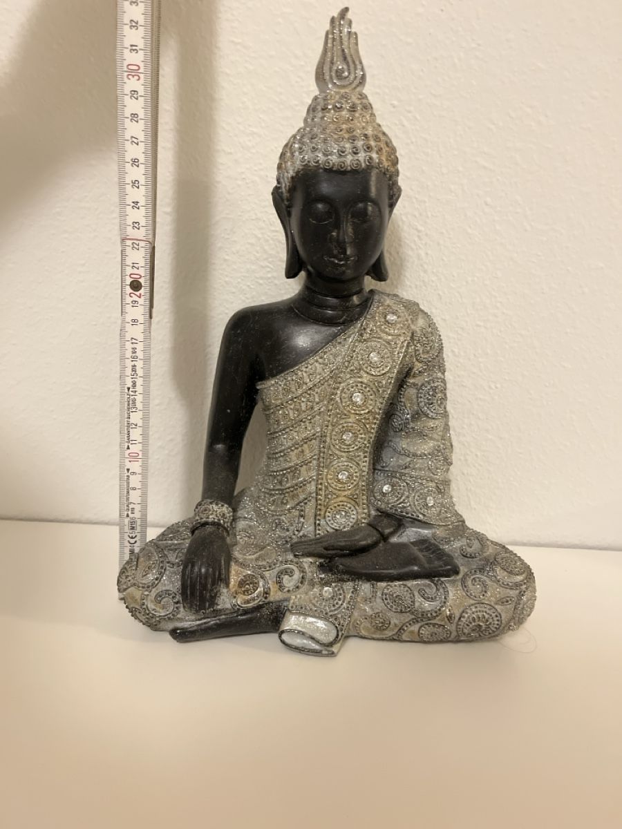 Tutte le decorazioni: Budda – Usato da Luzern venduto da SonjaBucher 1