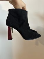 Zara - Black ankle boots mit goldenem Blockabsatz - 41 - neu