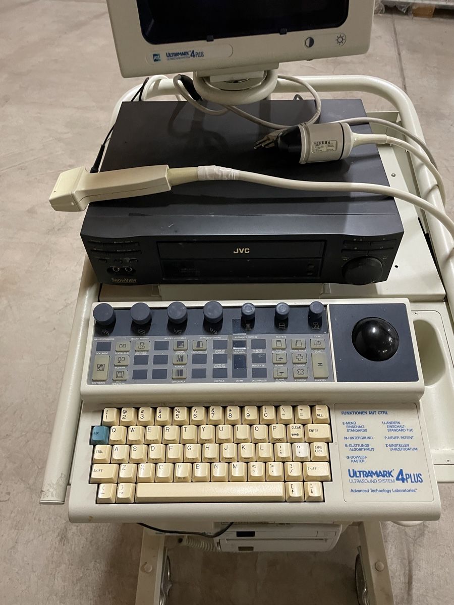 Attrezzature mediche: Medizinisches Ultraschallgerät mit Videorecorder, -printer – Difettoso da Sirnach venduto da Deruhrmacher 5
